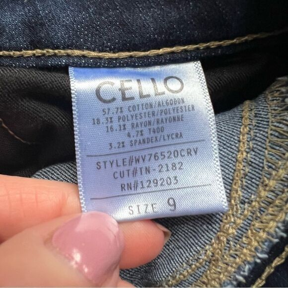 Cello High Rise Skinny Jeans Frayed Hem Lightly Distressed Size 9 Dark Blue - Picture 9 of 12